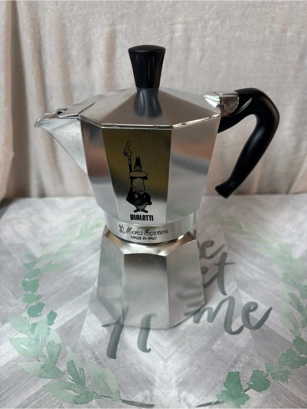 ☕ Bialetti Moka Express 6-Cup Stovetop Espresso Maker – Made in Italy